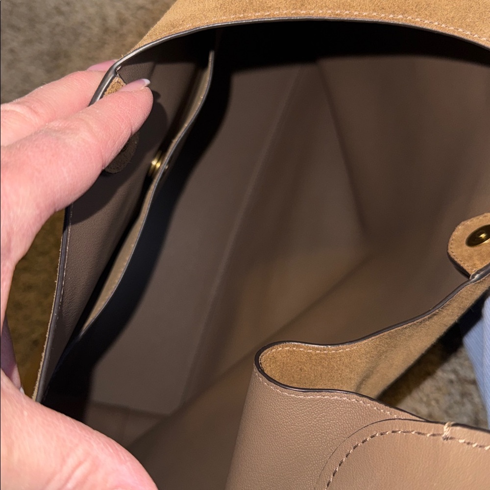 COACH BROOKLYN 39 SUEDE BAG - Picture 8 of 10